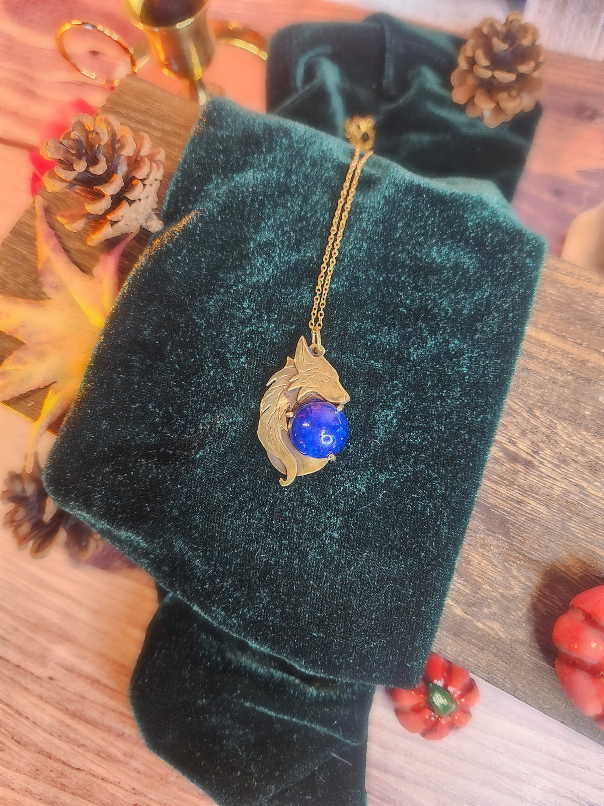 Collier « Louve » – Inktober, jour 3