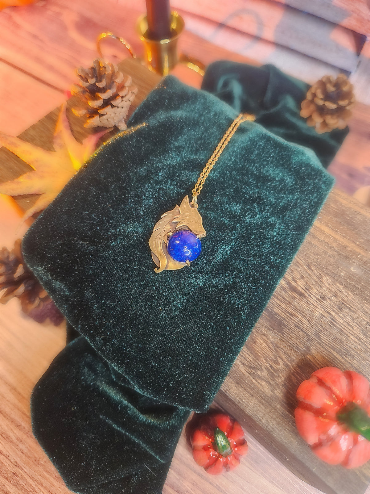 Collier « Louve » – Inktober, jour 3