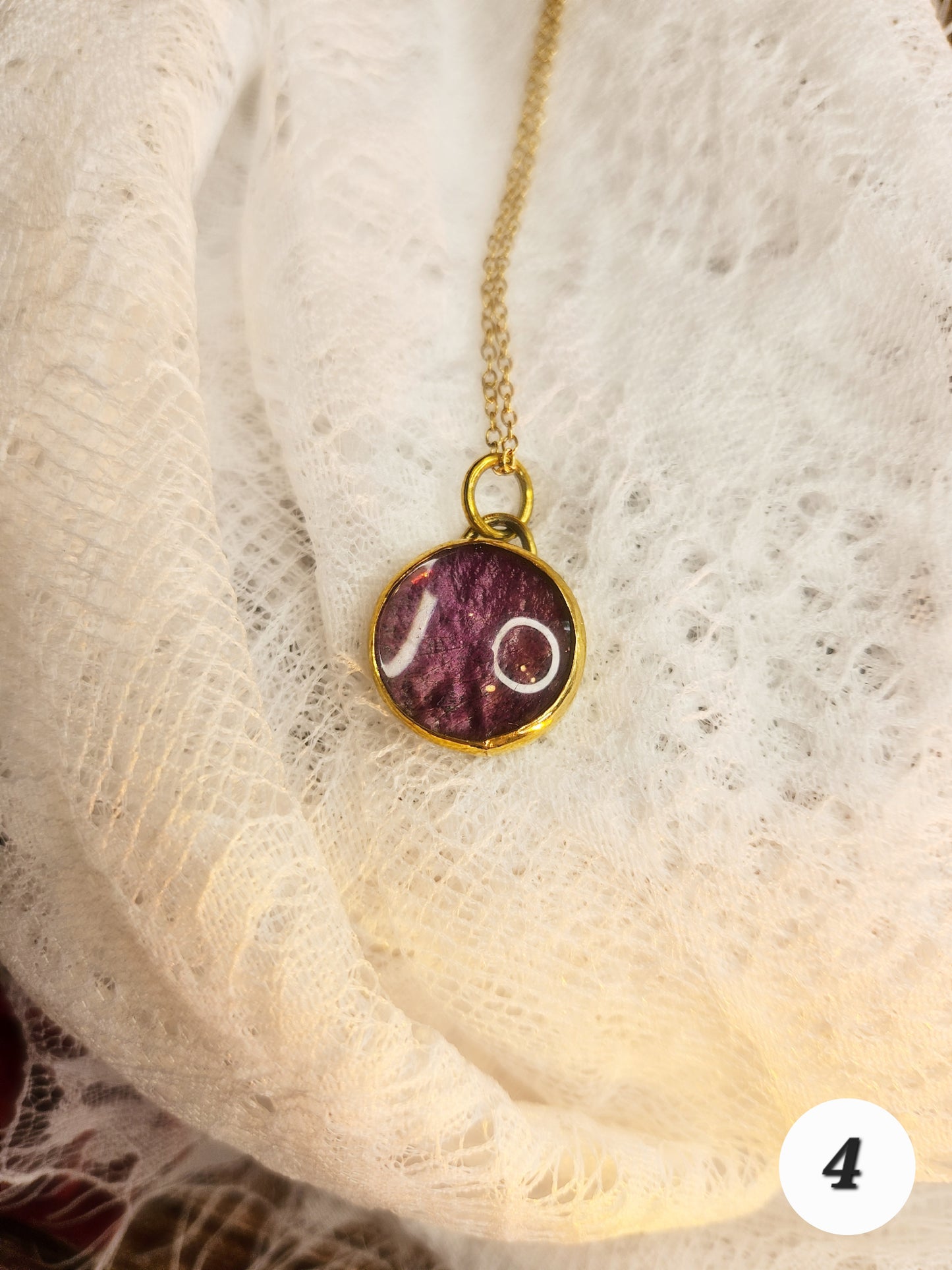 Pendentif “Mémoire de Roses”