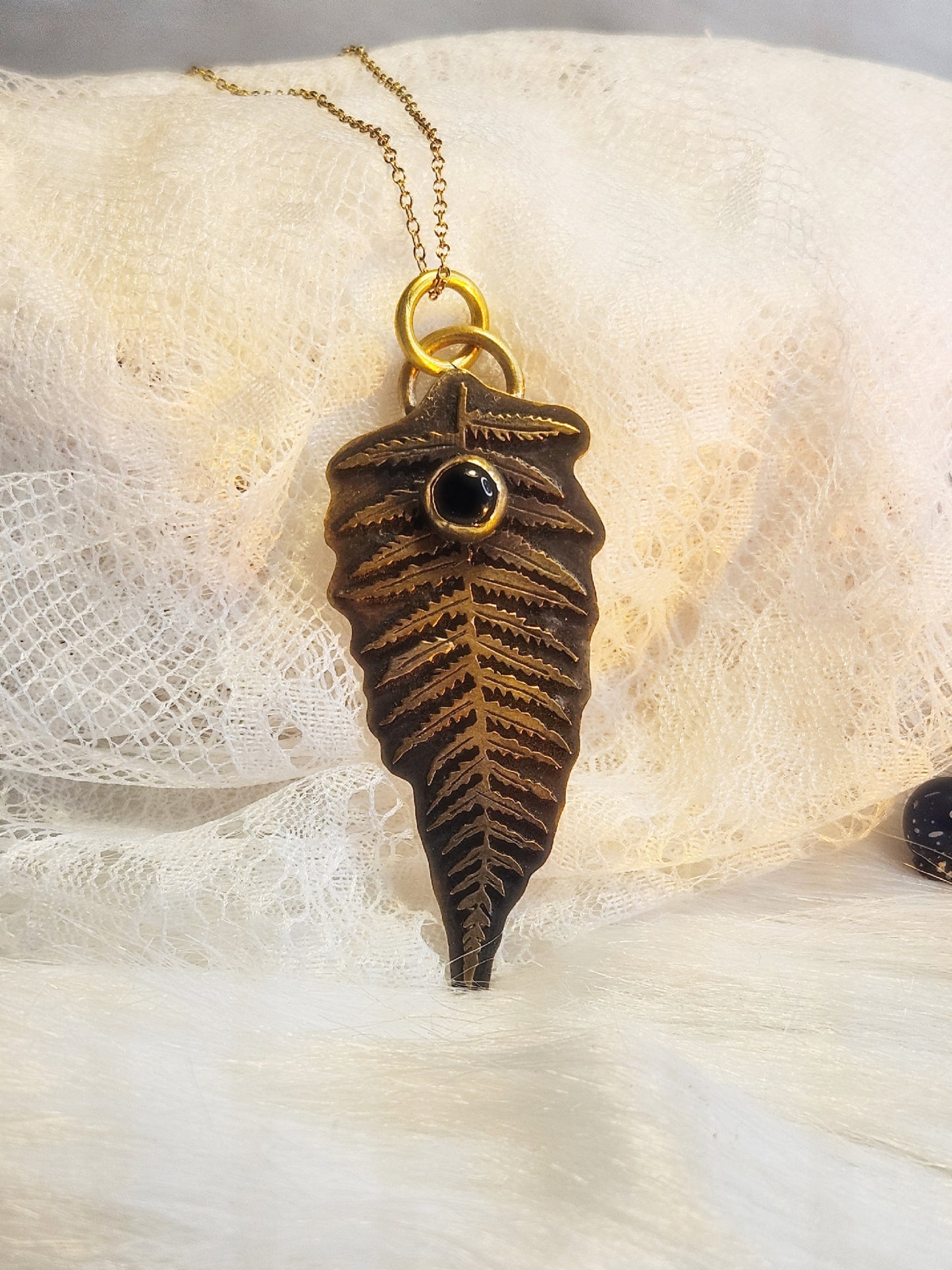 Pendentif « Gardienne des Sous-Bois »