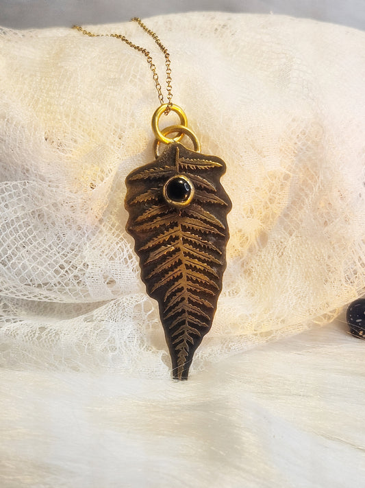 Pendentif « Gardienne des Sous-Bois »