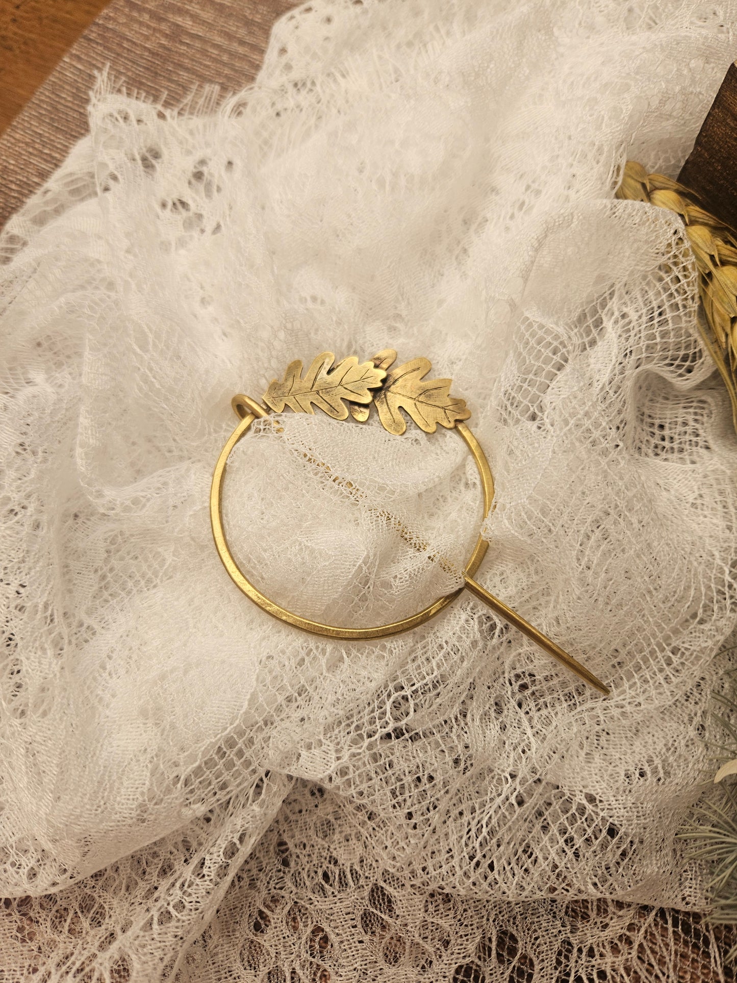 Fibule « Gardienne des Chênes »