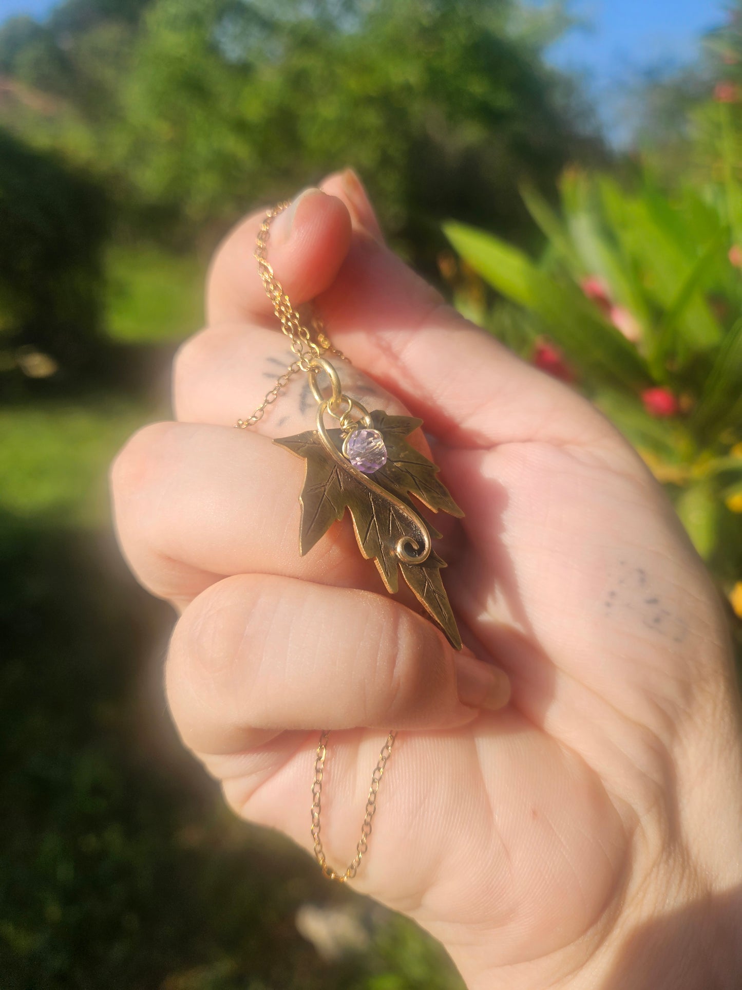 Pendentif « Feuille de Brume »