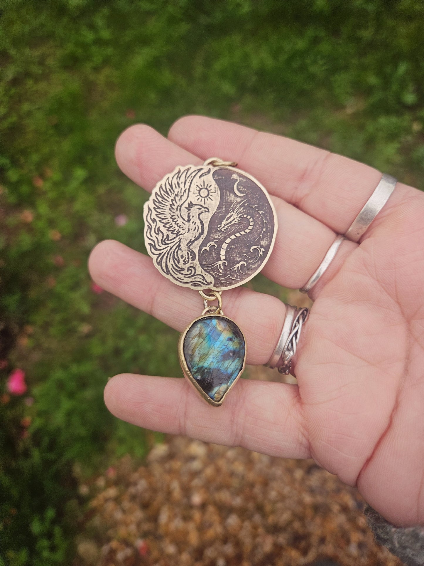 Pendentif « Éclipse des Deux Royaumes »