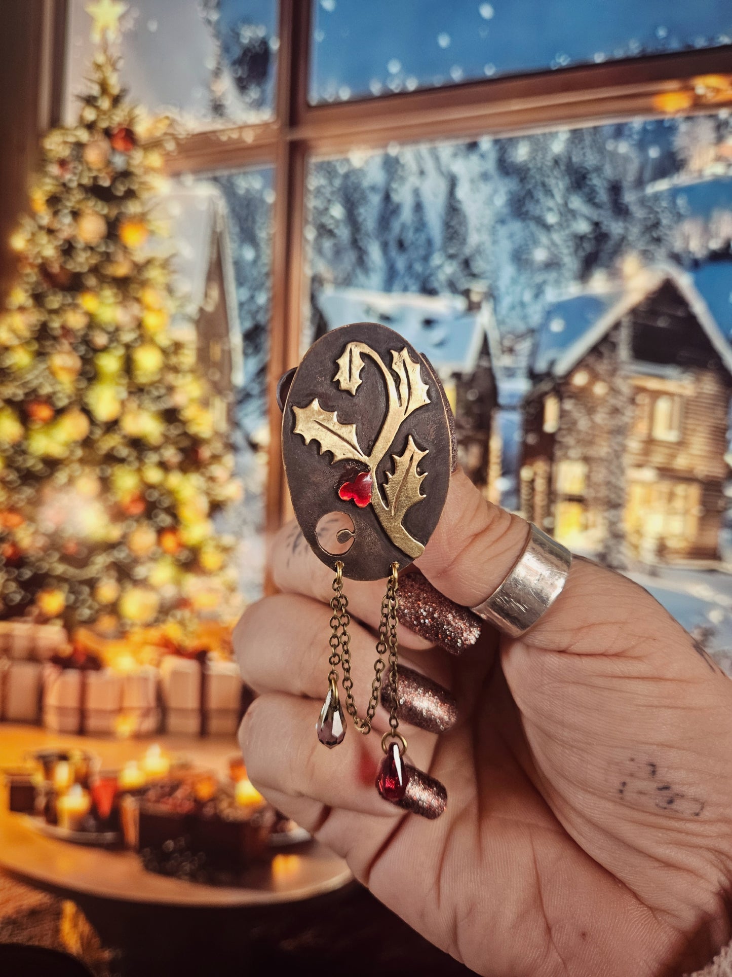 Broche « Le Baiser du Houx »