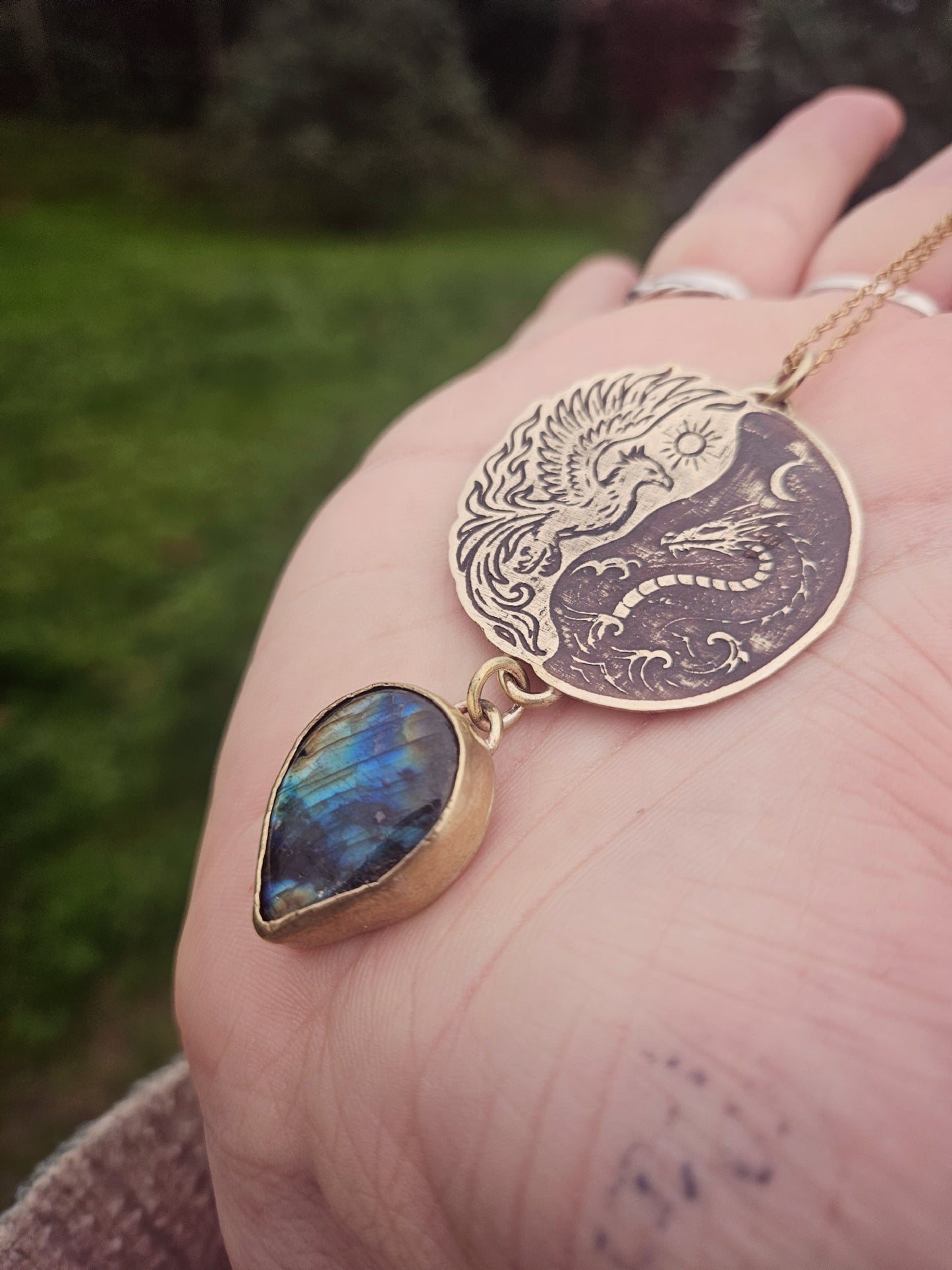 Pendentif « Éclipse des Deux Royaumes »