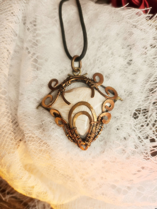 Pendentif scolécite